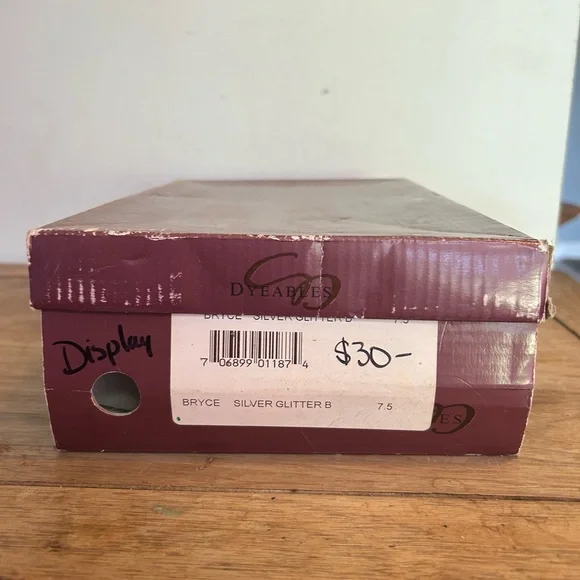 Dyeables Gold Platform Heels - Picture 5 of 7